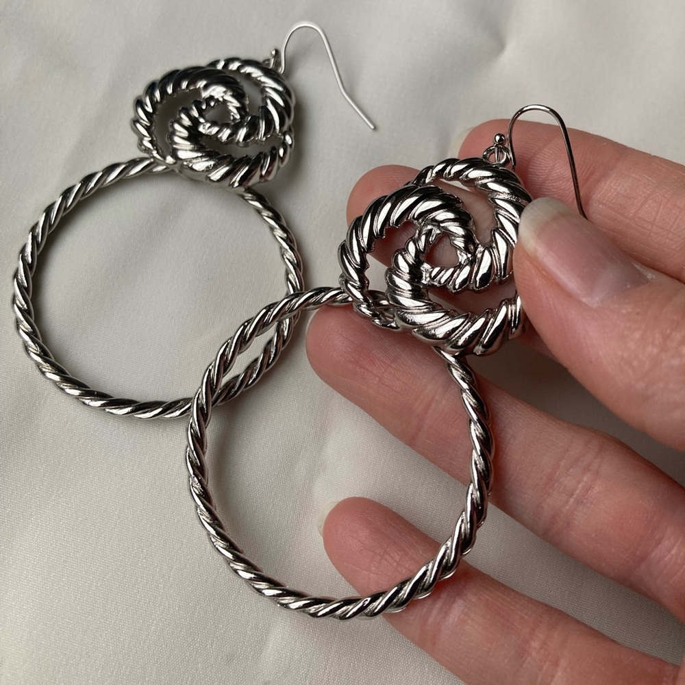 NEW Vanessa Mooney The Valleta Earrings SILVER